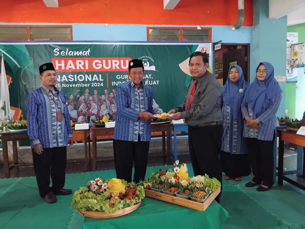 Milad Hari Guru